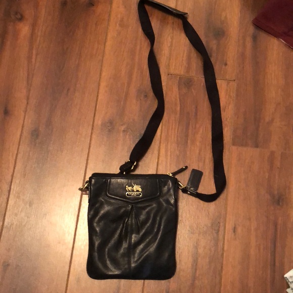 Used coach crossbody black style #44384 - Picture 3 of 8